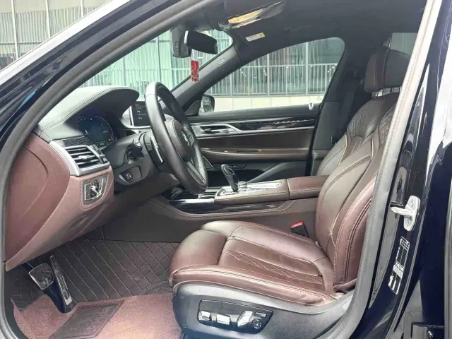 BMW 7 Series — Фото автомобиля 5