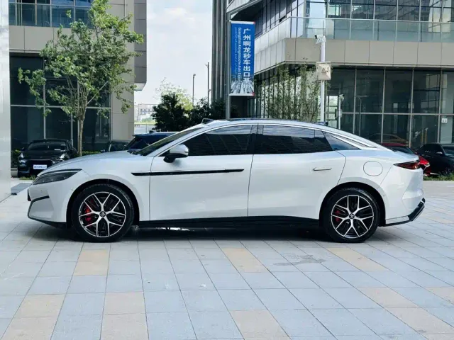 BYD Han L — Фото автомобиля 4