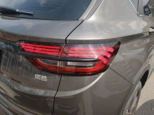 Geely Binyue — Фото автомобиля 7
