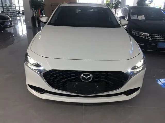 Mazda Axela — Фото автомобиля 2