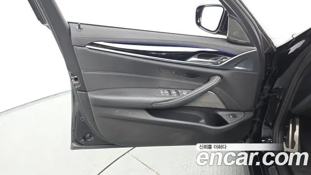 BMW 5-Series 5 серия (G30) 530i xDrive M Sport — Фото автомобиля 22