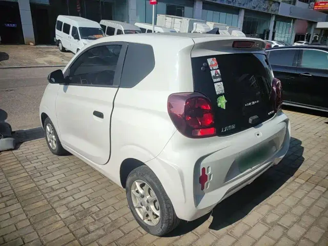 Roewe Clever — Фото автомобиля 4