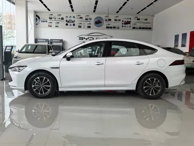 BYD Qin PLUS — Фото автомобиля 2