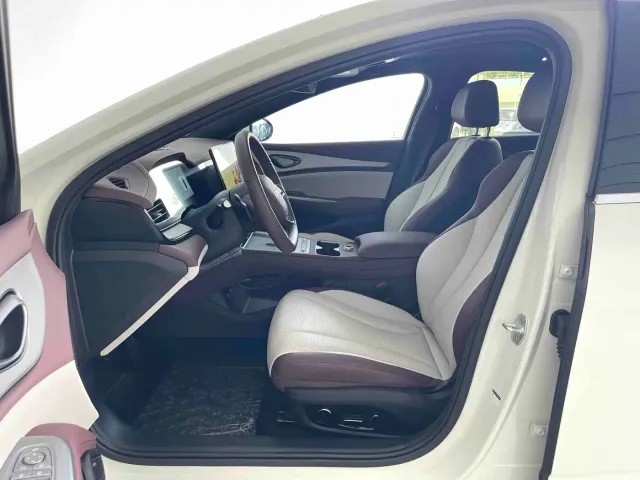 BYD Seal 07 DM-i — Фото автомобиля 8