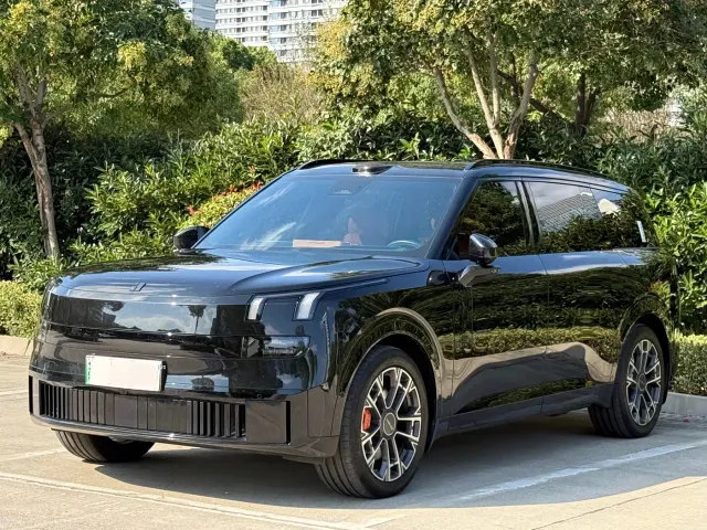 Фотография автомобиля — Lynk & Co 900