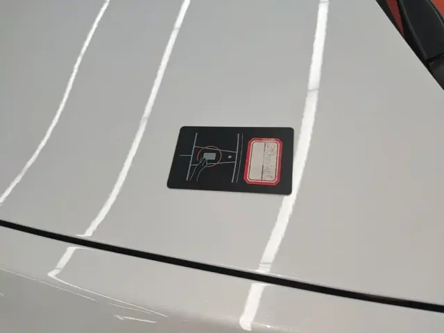 Tesla Model Y — Фото автомобиля 8