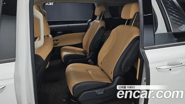 Kia Canival — Фото автомобиля 12