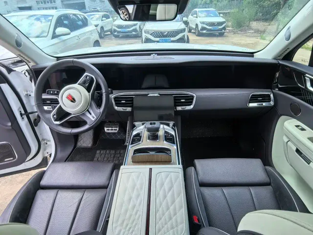 Hongqi E-HS9 — Фото автомобиля 5
