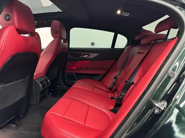 Jaguar XEL — Фото автомобиля 5