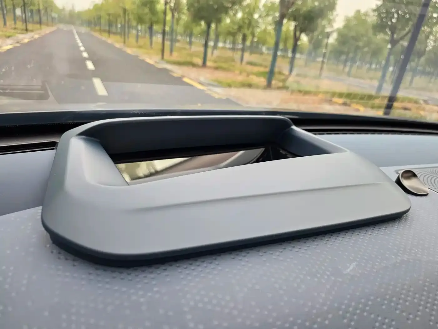 ZEEKR Zeekr X 2023 4WD YOU Edition 5-seater — Фото автомобиля 15