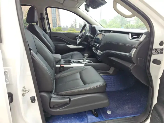 Nissan Navara — Фото автомобиля 9