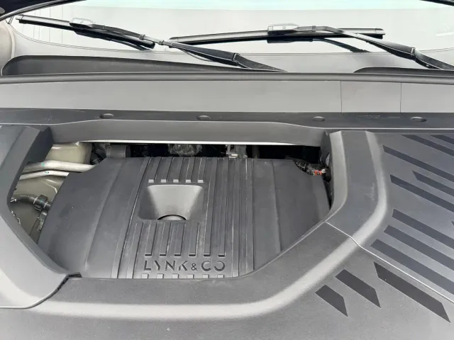 Lynk & Co 900 — Фото автомобиля 17