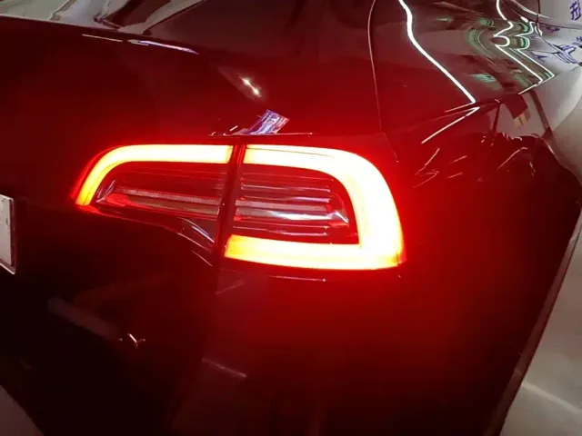 Tesla Model Y — Фото автомобиля 7