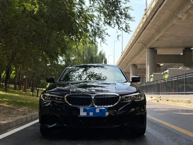 BMW 3 Series — Фото автомобиля 2