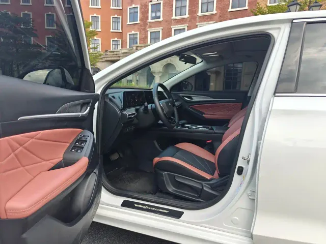 Changan Eado — Фото автомобиля 4