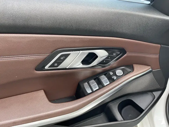 BMW 3 Series — Фото автомобиля 4