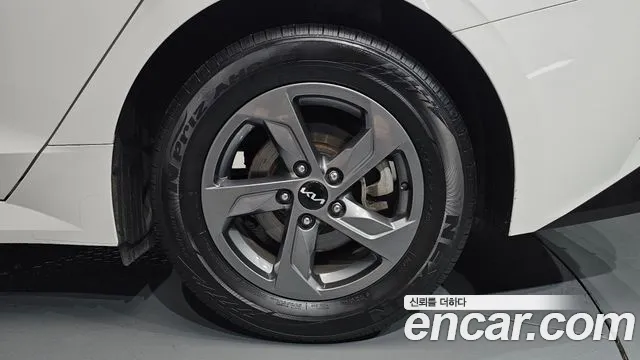 Kia K5 K5 3 поколение 2.0 LPI(Для проката) — Фото автомобиля 20