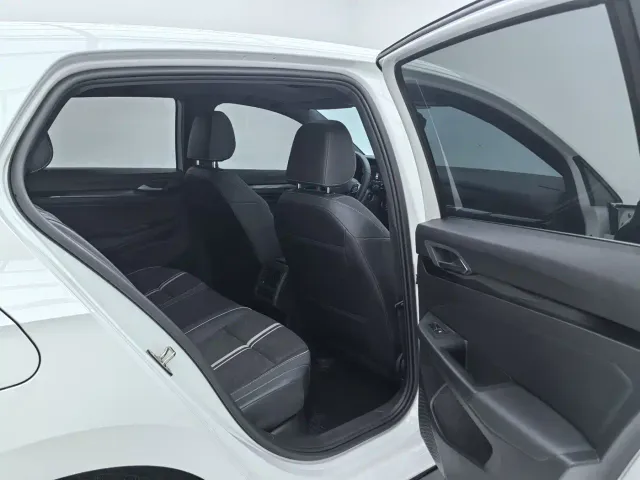 Volkswagen Golf — Фото автомобиля 12