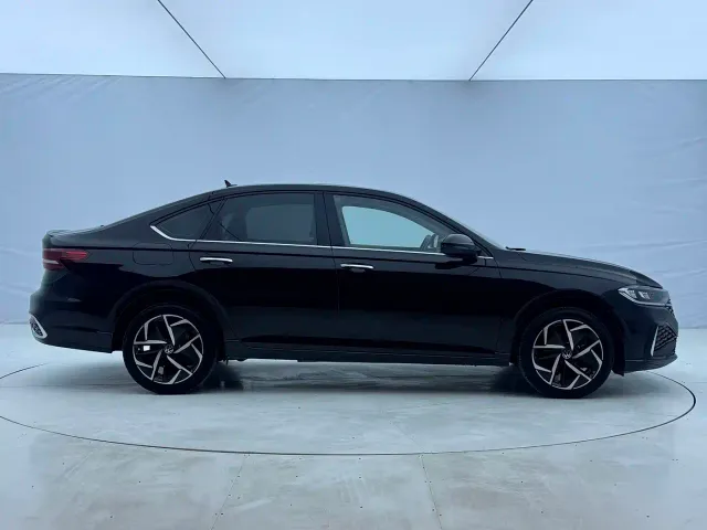 Volkswagen Lavida — Фото автомобиля 7