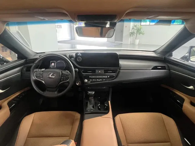 Lexus ES — Фото автомобиля 8