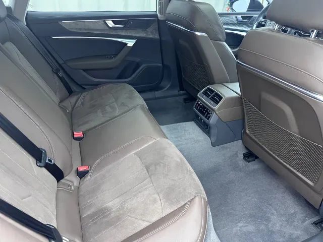 Audi A7L — Фото автомобиля 12
