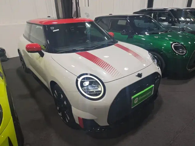 MINI John Cooper Works — Фото автомобиля 3