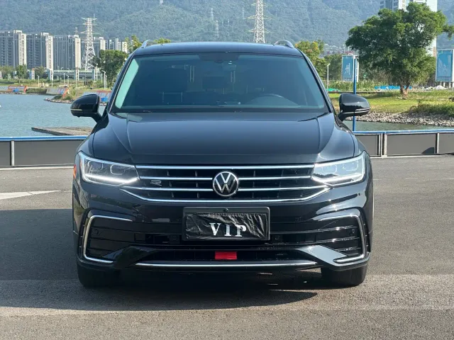 Volkswagen Tiguan L — Фото автомобиля 2