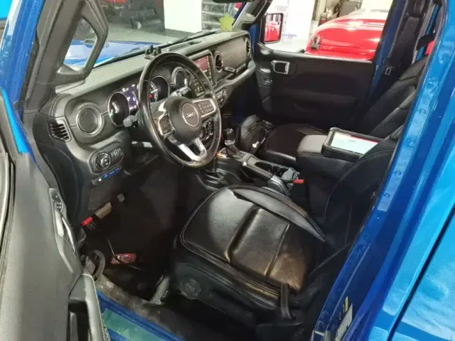 Jeep Wrangler 4xe — Фото автомобиля 14