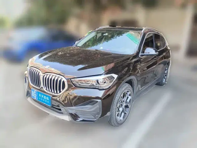 Фотография автомобиля — BMW X1