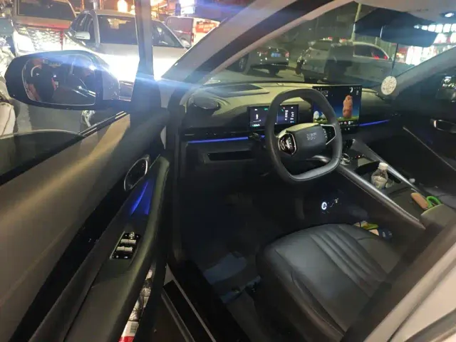 Geely Galaxy E5 — Фото автомобиля 13