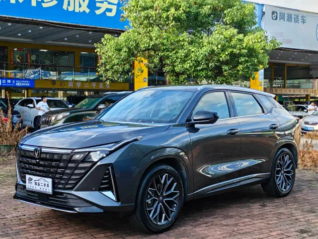 Фотография автомобиля — Changan UNI-Z