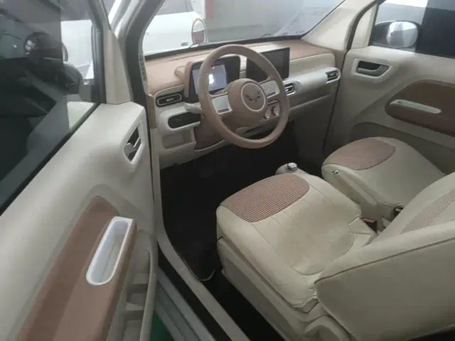 Wuling Hongguang Mini EV — Фото автомобиля 12