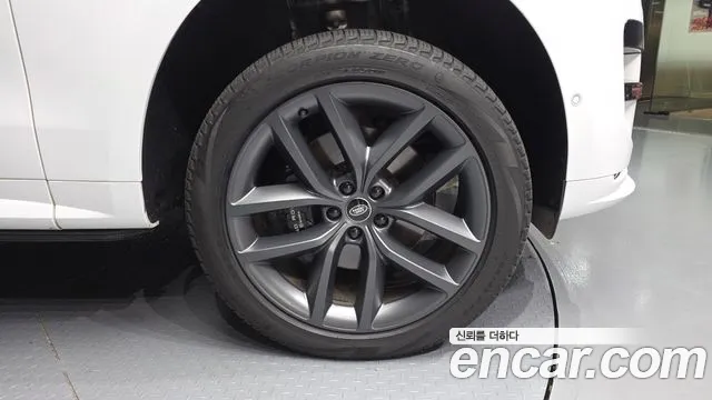 Land Rover Range Rover Sport — Фото автомобиля 5