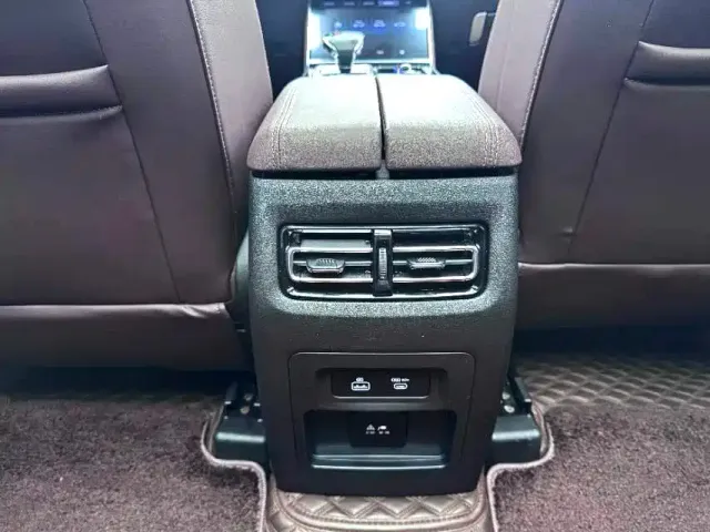 Jetour X90 — Фото автомобиля 16