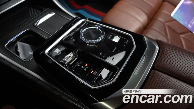 BMW 7-Series — Фото автомобиля 3