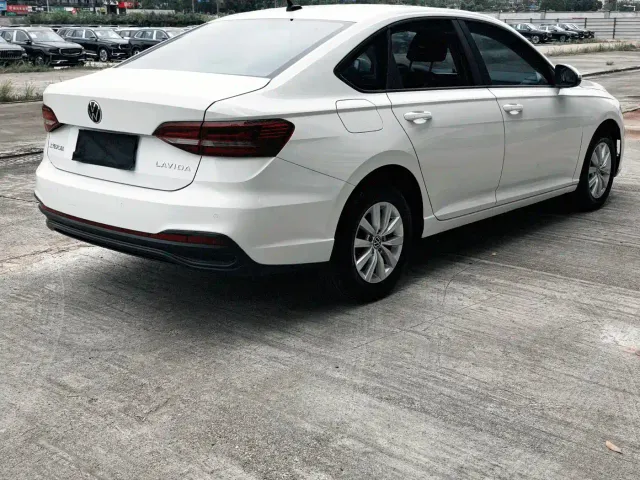 Volkswagen Lavida — Фото автомобиля 6