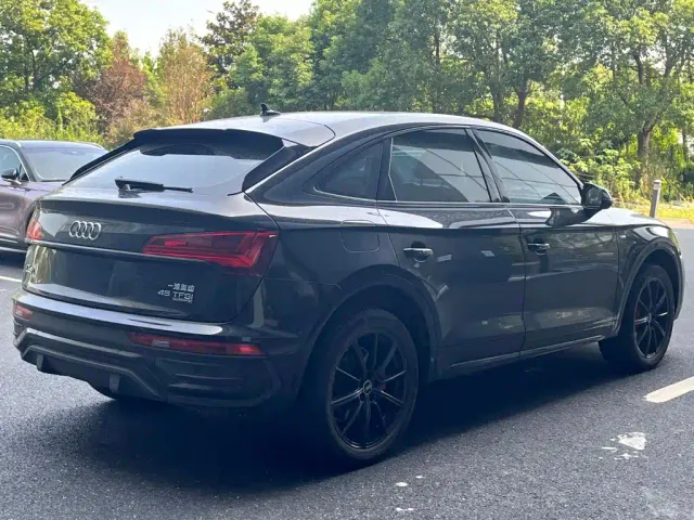 Audi Q5L Sportback — Фото автомобиля 5