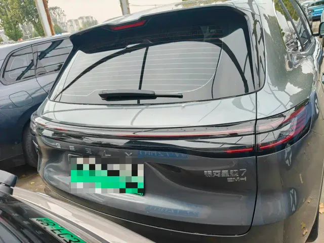 Geely Galaxy Starship 7 EM-i — Фото автомобиля 9