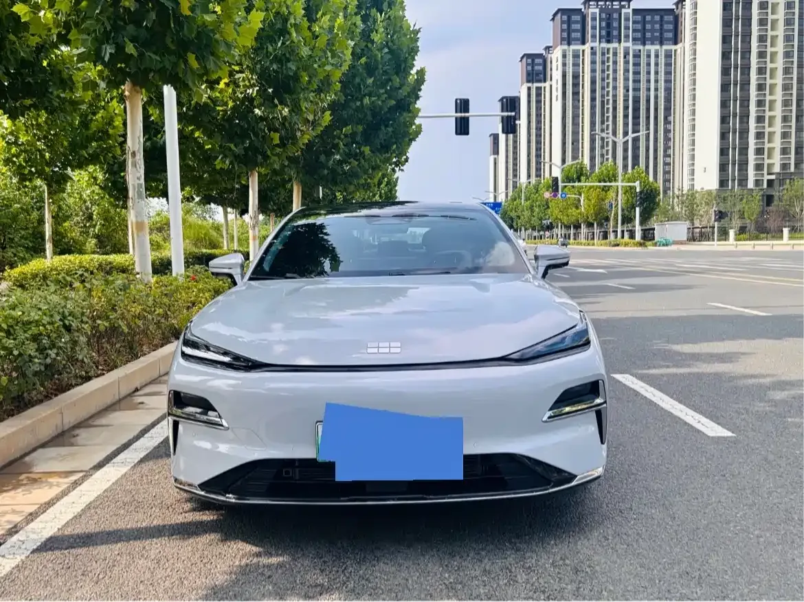 Geely Galaxy Galaxy Xingyao 8 2025 130km EM-i Premium Edition — Фото автомобиля 2