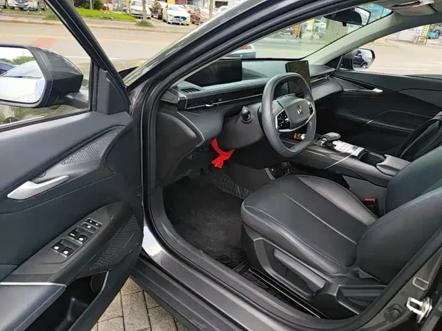 Changan Lamore — Фото автомобиля 15