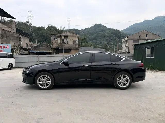 Buick Regal — Фото автомобиля 2
