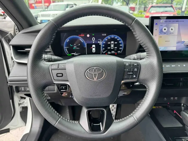 Toyota Camry — Фото автомобиля 16
