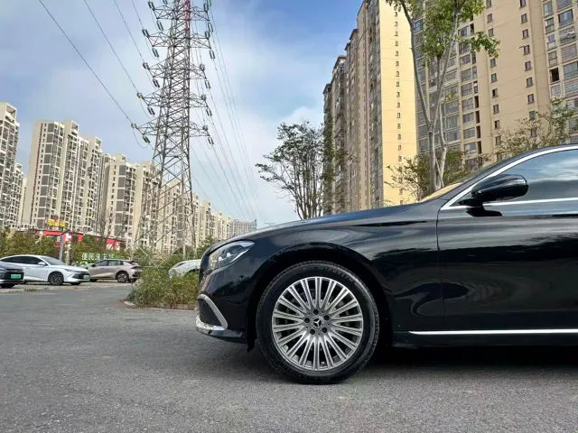 Mercedes-Benz E-Class — Фото автомобиля 15