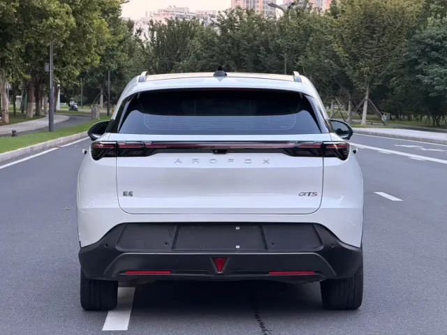 Arcfox Alpha T5 — Фото автомобиля 5
