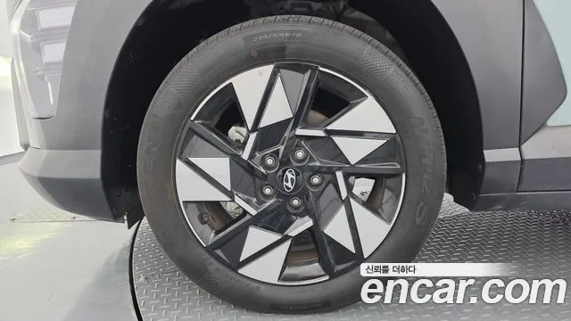 Hyundai Kona — Фото автомобиля 5