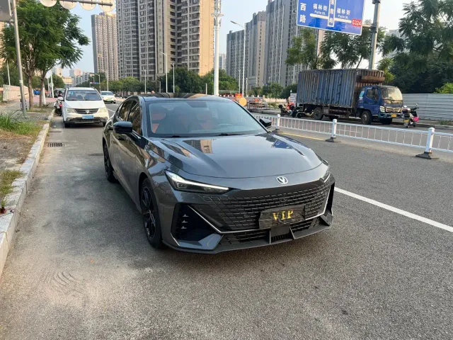 Changan UNI-V — Фото автомобиля 3