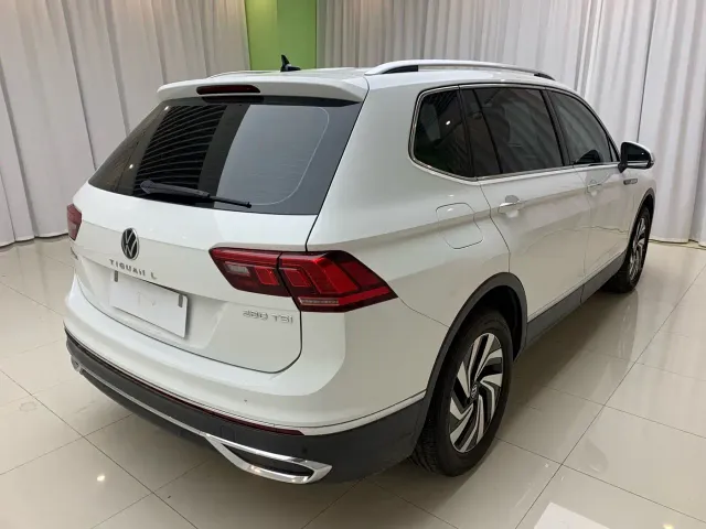 Volkswagen Tiguan L — Фото автомобиля 4