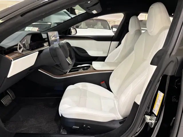 Tesla Model S — Фото автомобиля 5
