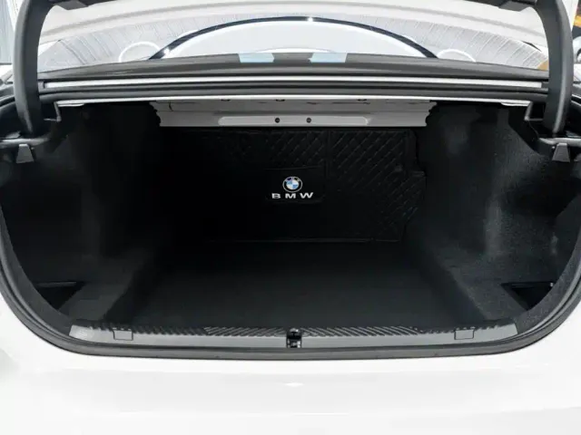 BMW 5 Series — Фото автомобиля 11