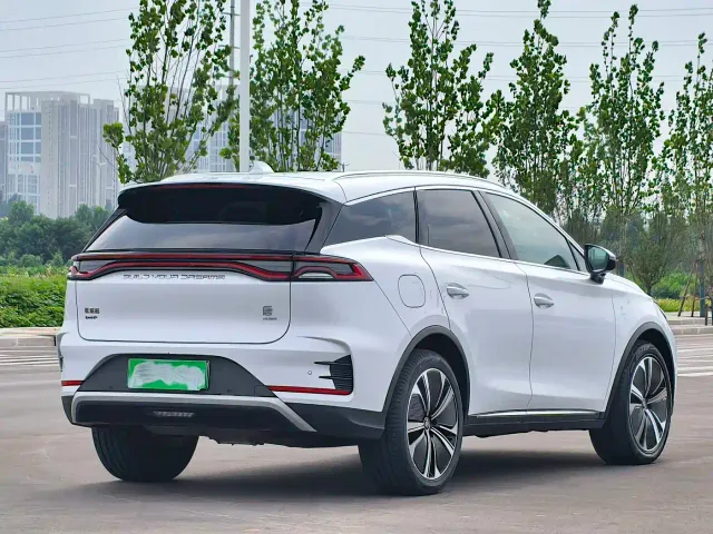 BYD Tang — Фото автомобиля 6